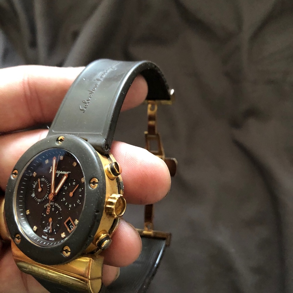 Salvatore ferragamo watch 2000$